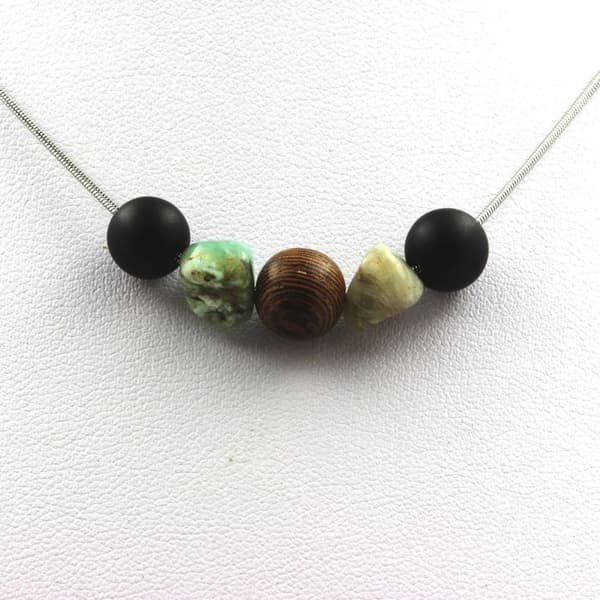 Halsband - ABIJOUX - Träperlor och Svart Onyx - Flerfärgad Opal - Rostfritt Stål - Unisex