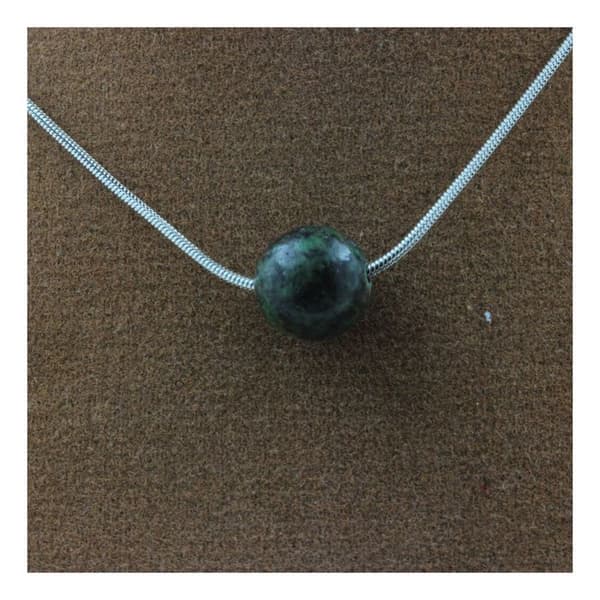 Stenar och mineraler. 1 afrikansk turkos pärlhalsband 8 mm Rostfri kedja.