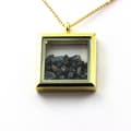 Miniatyrbild 1 av 3: Halsband - ABIJOUX - Rå safir - Fyrkantig modell - Rostfritt stål - Guldfärg