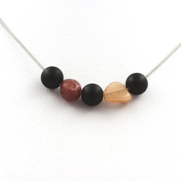 Collier - Ett Bijoux - Matt svart onyx 8 mm - Brasilien rubin - Solsten - Blanda