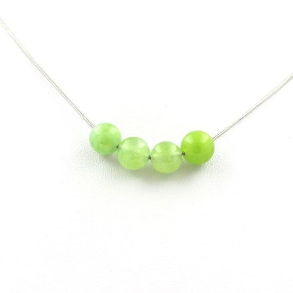 Stenar och mineraler. 4 Peridot pärlhalsband 8 mm Rostfri kedja.