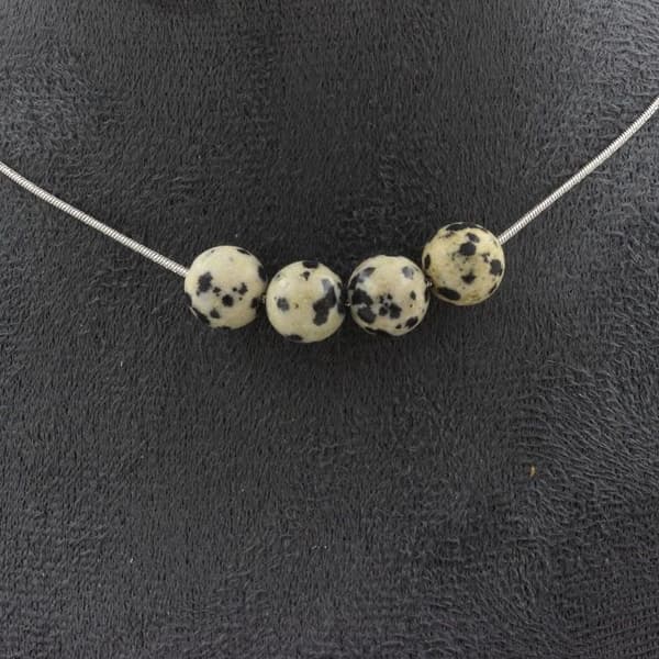 Halsband - ABIJOUX - Dalmatisk jaspis - 4 pärlor 8 mm - Rostfritt stål - Anpassningsbar längd