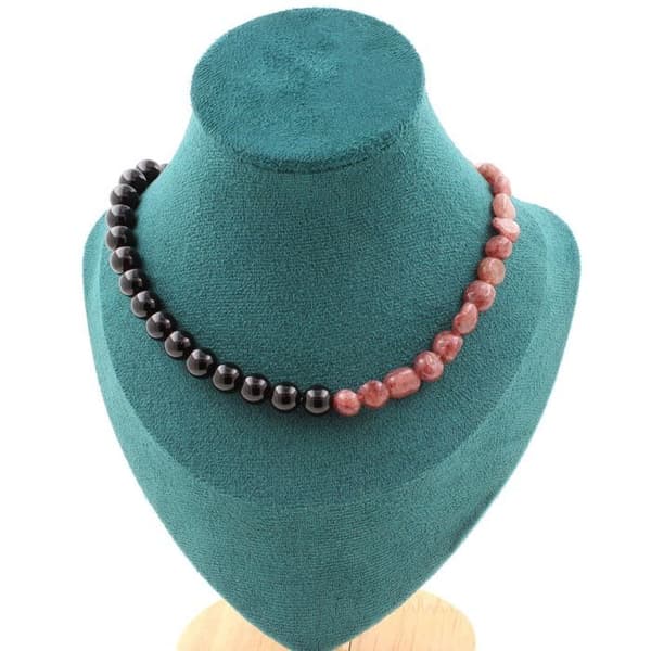 Halsband - Ett Bijoux - Rubin från Brasilien och svart agat - 8 mm - Rostfritt stål - Längd 45 cm