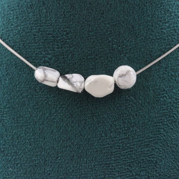 Halsband - ABIJOUX - Howlite USA - 4 pärlor - Rostfritt stål - Anpassningsbar längd