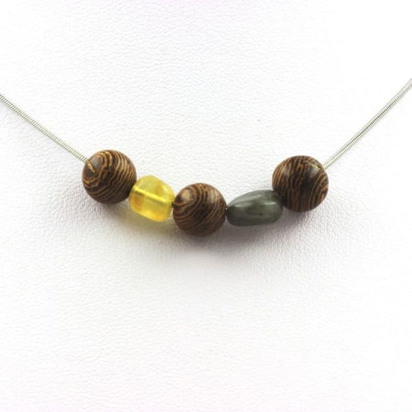 Collier - Ett Smycke - Träperlor 8 mm - Australiensisk gul opal - Labradorit - Rostfritt stål