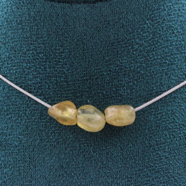 Halsband - En Bijoux - Gul apatite - 3 pärlor - Kedja i rostfritt stål - Anpassningsbar storlek