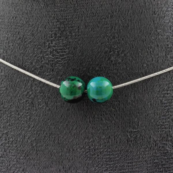 Halsband - ABIJOUX - 2 Chrysokollfärgad pärlor 8 mm - Rostfritt stål - Anpassningsbar längd - Unisex