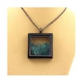 Miniatyrbild 3 av 3: Stenar och mineraler. Raw Paraiba Apatit Halsband. Fyrkantig modell. Svart färg.