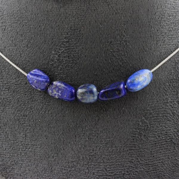 Halsband - Ett smycke - 5 lapis lazuli pärlor - Rostfritt stål - Längd 45 cm - Unisex