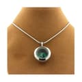 Miniatyrbild 3 av 3: Collier - ABIJOUX - Rå emeralder - Kristallpendant - Rostfritt stål - Silverfärgad