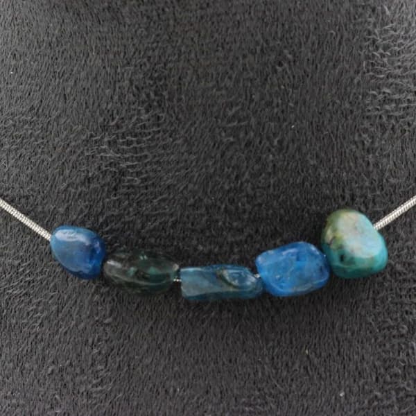 Stenar och mineraler. 5 blå apatit pärlhalsband från Brasilien. Rostfri kedja Halsband för kvinnor, män. Anpassad storlek
