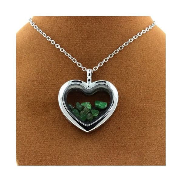 Stenar och mineraler. Rå Tsavorite Granat Halsband. Hjärta modell.