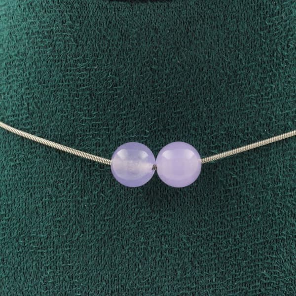 Halsband - ABIJOUX - Lavendelkalcedon - 2 pärlor 8 mm - Rostfritt stål - Längd 45 cm