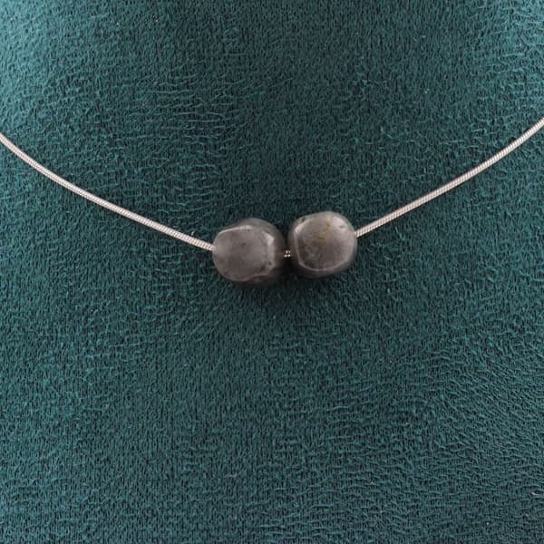 Halsband - A Bijoux - Labradorit från Finland - 2 pärlor - Kedja av rostfritt stål - 45 cm