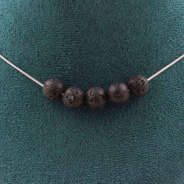 Collier - Ett smycke - 5 lavapärlor 8 mm - Rostfritt stål - Anpassningsbar storlek - Unisex
