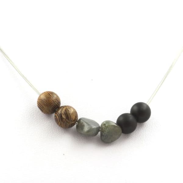 Collier - ABIJOUX - Mat svart onyx - Labradorit från Finland - Träperlor - Valfri längd