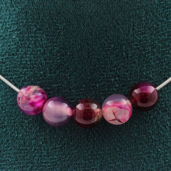 Halsband - ABIJOUX - Rosenbandagat - 5 pärlor - Rostfritt stål - Längd 45 cm