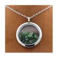 Miniatyrbild 3 av 3: Halsband - ABIJOUX - Granat Tsavorite Medaljong - Rostfritt stål - Silver - 25 mm