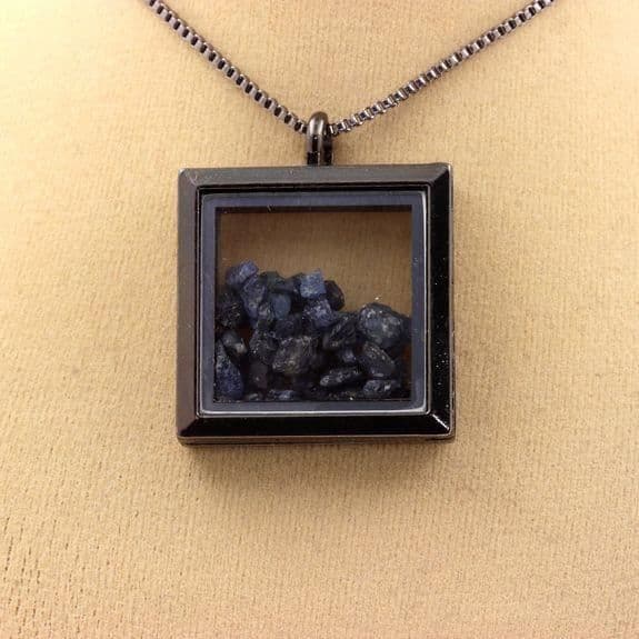 Collier - ABIJOUX - Kvadratisk modell - Rostfritt stål - Rå safir - Svart