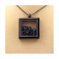 Miniatyrbild 1 av 2: Collier - ABIJOUX - Kvadratisk modell - Rostfritt stål - Rå safir - Svart