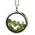 Miniatyrbild 1 av 3: Stenar och mineraler. Rå Demantoid Granat Halsband. Medaljong modell 25 mm. Silverfärg.