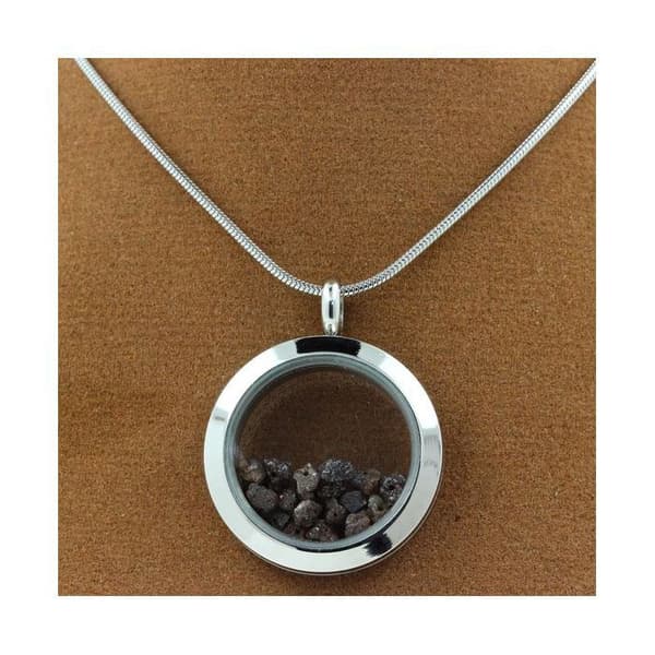 Stenar och mineraler. Råbrunt diamanthalsband. Medaljong modell 30 mm. Silverfärg.