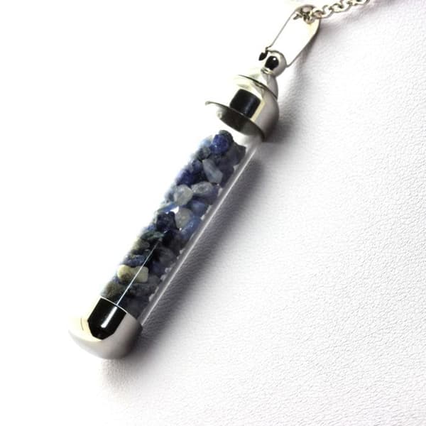 Collier - ABIJOUX - Benitoit rå - Pendelrör 50 mm - Rostfritt stål - Blått kristall