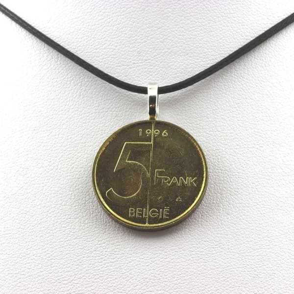 Collier - ABIJOUX - Mynt Belgien 5 franc - Albert II - Svart läderrem - 24 mm