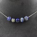 Miniatyrbild 1 av 4: Stenar och mineraler. Halsband 5 Lapis Lazuli pärlor från Pakistan kvalitet 5A 8 mm. Kedjehalsband för kvinnor och män. Anpassad storlek