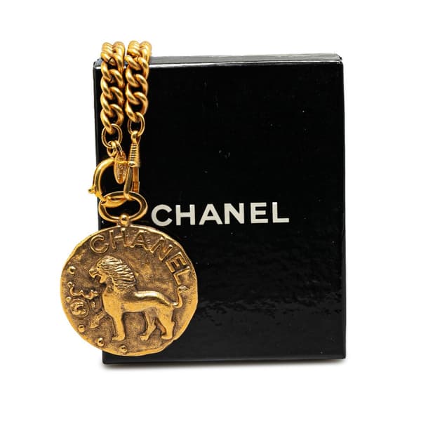 Pre-owned Chanel Gold Plated Leo Lion Medallion Pendant Necklace Gold