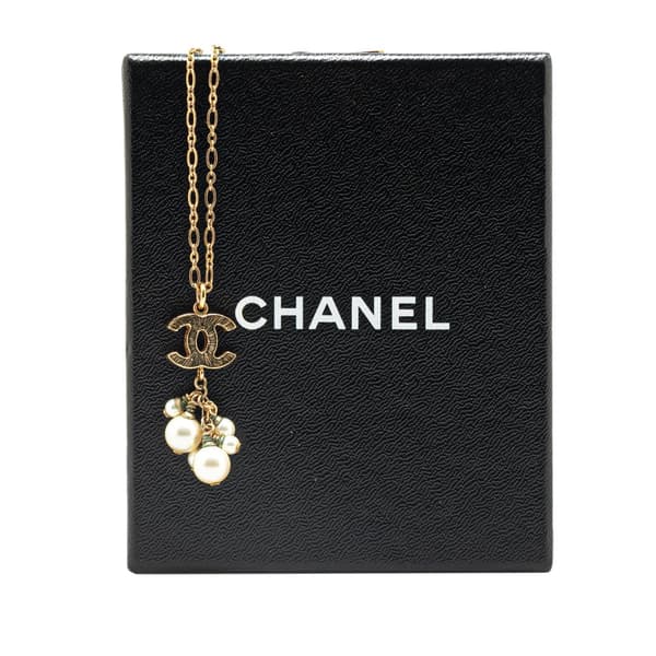 Pre-owned Chanel Gold Plated CC Faux Pearl Pendant Necklace Gold
