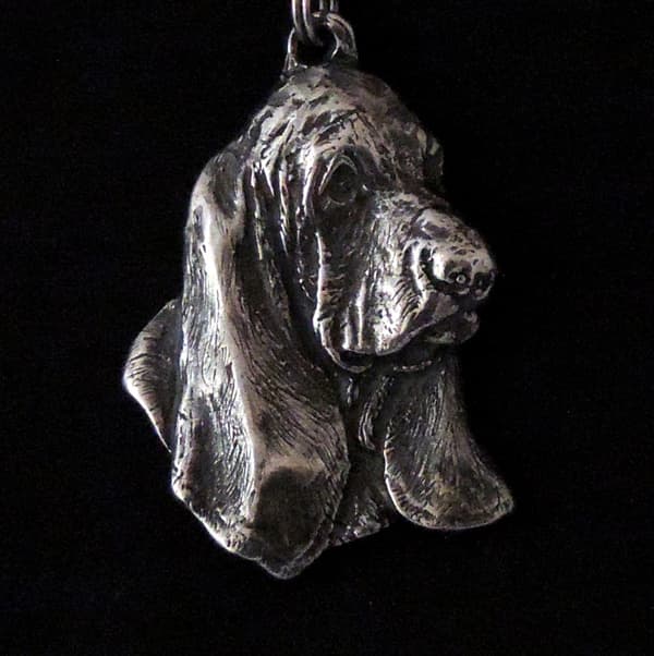 Basset Hound II - kaulakoru koiralla, hopeoitu riipus koirafanille, ainutlaatuiset Art-Dog korut