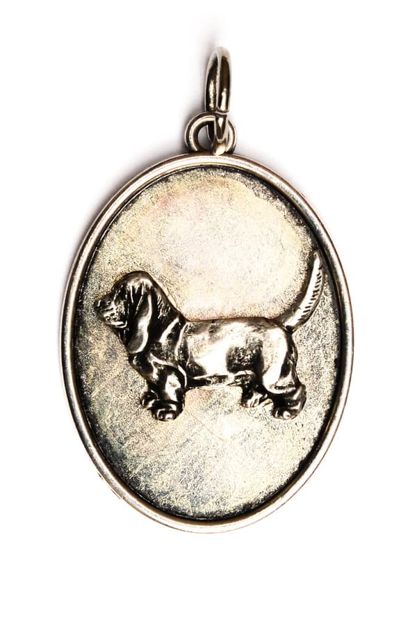 Basset Hound I - halsband med en hund, hänge för en hundmamma, unika smycken av Art-Dog