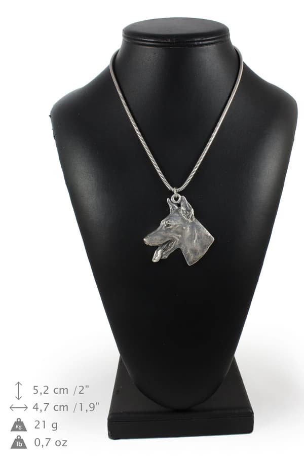 Doberman, Dobermann - ett halsband med en hund, unika smycken för en hundfantast, ett unikt hänge på en orm av Art-Dog