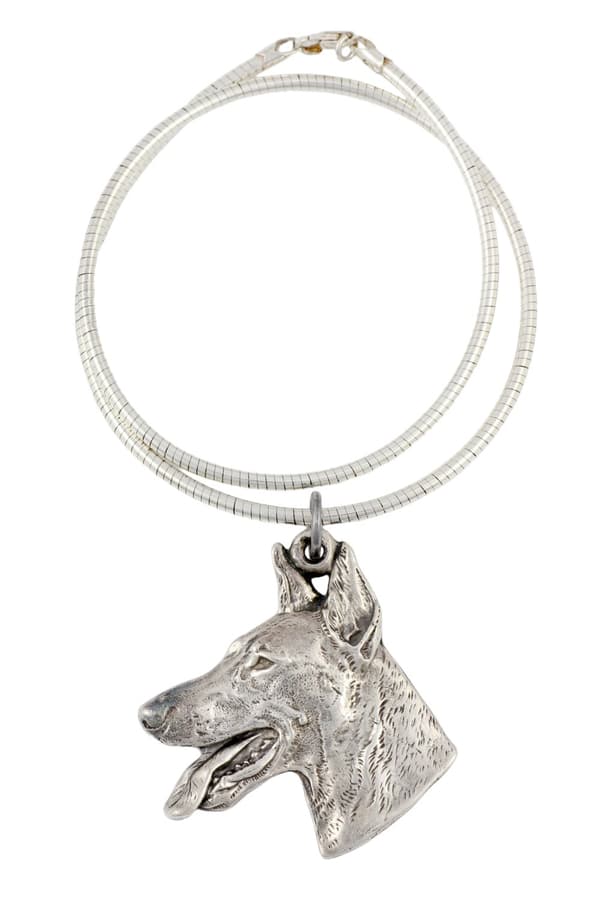 Doberman, Dobermann - ett halsband med en hund, unika smycken för en hundfantast, ett unikt hänge på en orm av Art-Dog