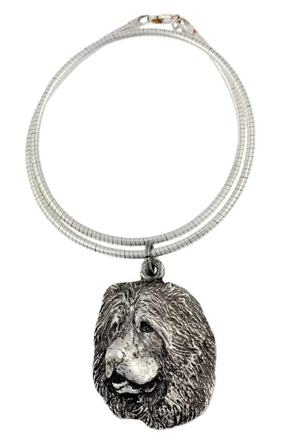 Caucasian Shepherd - ett halsband med en hund, unika smycken för en hundfantast, ett unikt hänge på en orm av Art-Dog