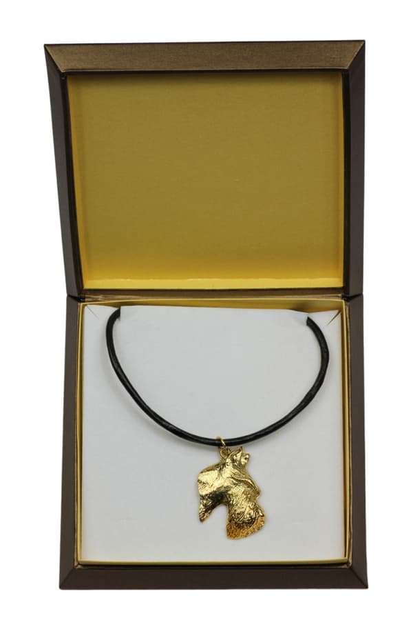 Scottish Terrier, Aberdeen Terrier - halsband med en hund i presentask, guldpläterat hänge för en hundfantast, iögonfallande Art-Dog-smycken