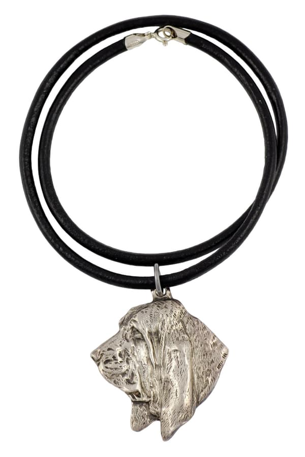 Basset Hound I - ett halsband med en hund i en presentask, en silverpläterad medaljong för en hundfantast, ett iögonfallande hänge från Art-Dog