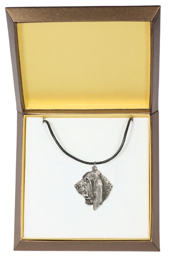 Basset Hound I - ett halsband med en hund i en presentask, en silverpläterad medaljong för en hundfantast, ett iögonfallande hänge från Art-Dog