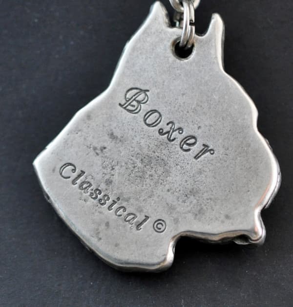 Boxer, Boxer I - halskæde med en hund i gaveæske, forsølvet medaljon til en hundefan, iøjnefaldende Art-Dog vedhæng