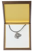 Miniatyrbild 1 av 8: Labrador Retriever - ett halsband med en hund i en presentask, en silverpläterad medaljong för en hundfantast, ett iögonfallande hänge från Art-Dog