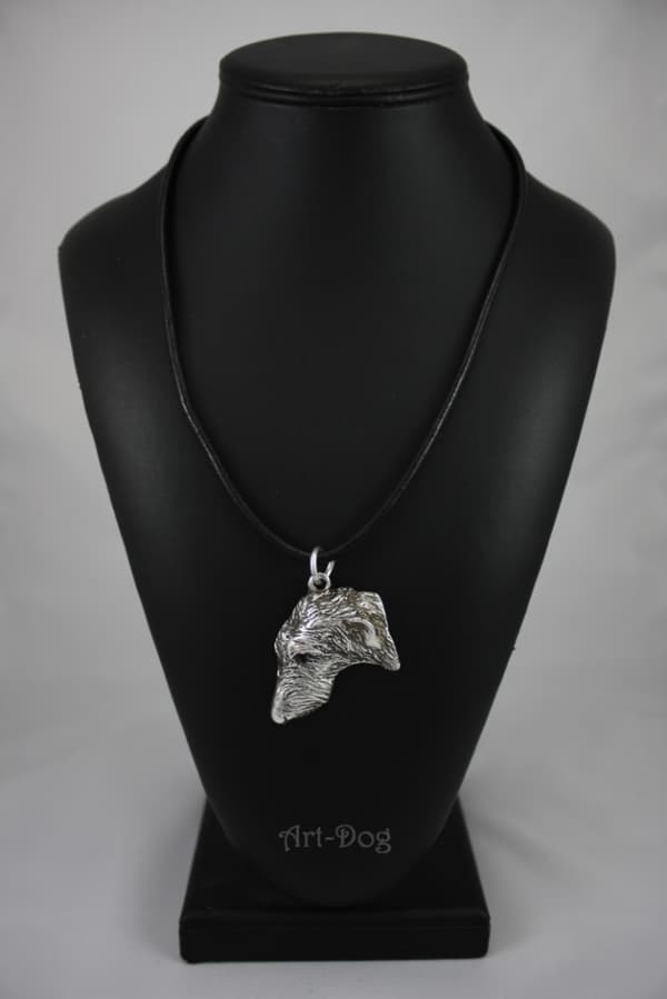 Skotlanninvinttikoira, Deerhound - kaulakoru koiran kanssa lahjarasiassa, hopeoitu medaljonki koirafanille, katseenvangitsija Art-Dog riipus