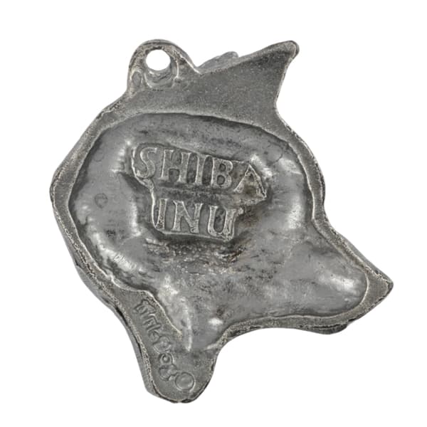 Shiba Inu - ett halsband med en hund i en presentask, en silverpläterad medaljong för en hundfantast, ett iögonfallande hänge från Art-Dog