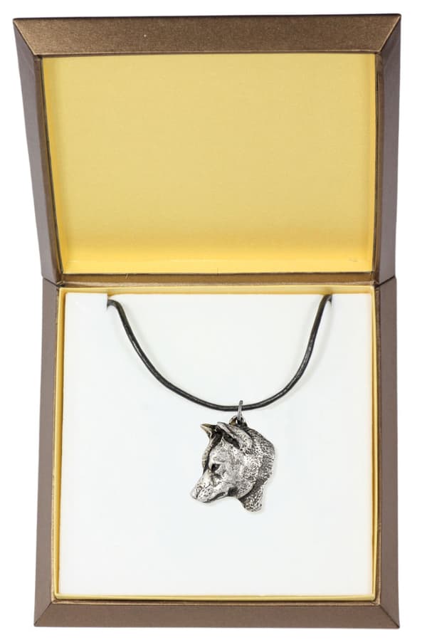 Shiba Inu - ett halsband med en hund i en presentask, en silverpläterad medaljong för en hundfantast, ett iögonfallande hänge från Art-Dog