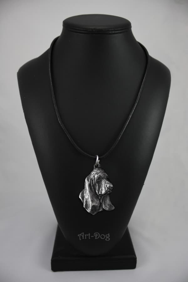 Basset Hound II - ett halsband med en hund i en presentask, en silverpläterad medaljong för en hundfantast, ett iögonfallande hänge från Art-Dog