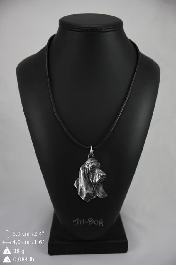 Basset Hound II - ett halsband med en hund i en presentask, en silverpläterad medaljong för en hundfantast, ett iögonfallande hänge från Art-Dog
