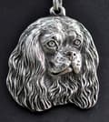 Pikkukuva 2 / 8: Cavalier King Charles Spaniel - kaulakoru koiran kanssa, koiran riipus hopeaketjussa, ainutlaatuiset Art-Dog korut