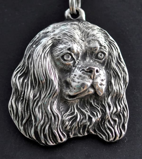 Cavalier King Charles Spaniel - kaulakoru koiran kanssa, koiran riipus hopeaketjussa, ainutlaatuiset Art-Dog korut