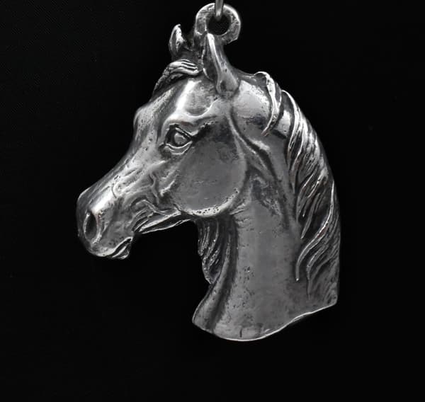 Arabisk häst - halsband med en häst, hästhänge på en silverkedja, unika Art-Dog-smycken