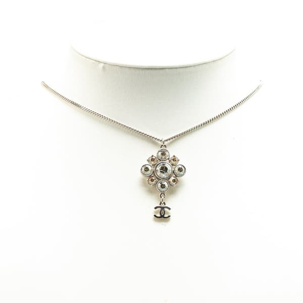 Pre-owned Chanel Palladium Plated CC Crystal Pendant Necklace Silver